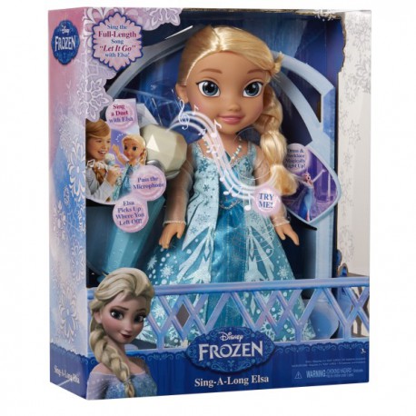 Elsa Chantante Avec Son Micro